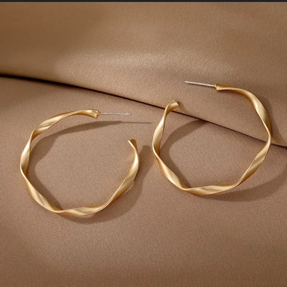 Zara | small hoops